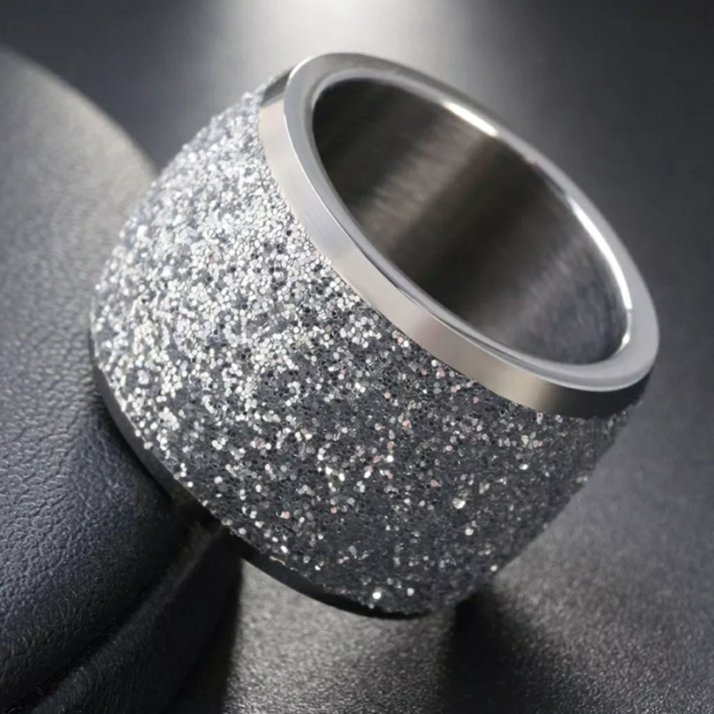 Stainless steel silver glitter ring. - Picture 8 of 8